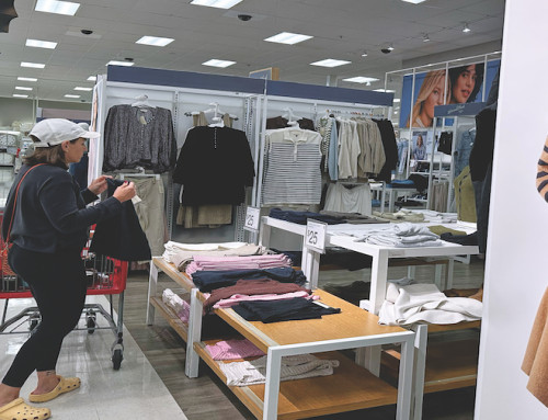 Retail group predicts first $1 trillion holiday shopping season